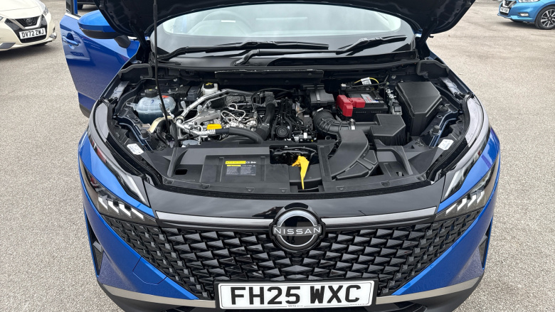 Nissan Qashqai 1.3 DiG-T MH Acenta Premium 5dr Petrol Hatchback